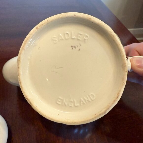 Sadler English Teapot - with Red Roses - Picture 5 of 5